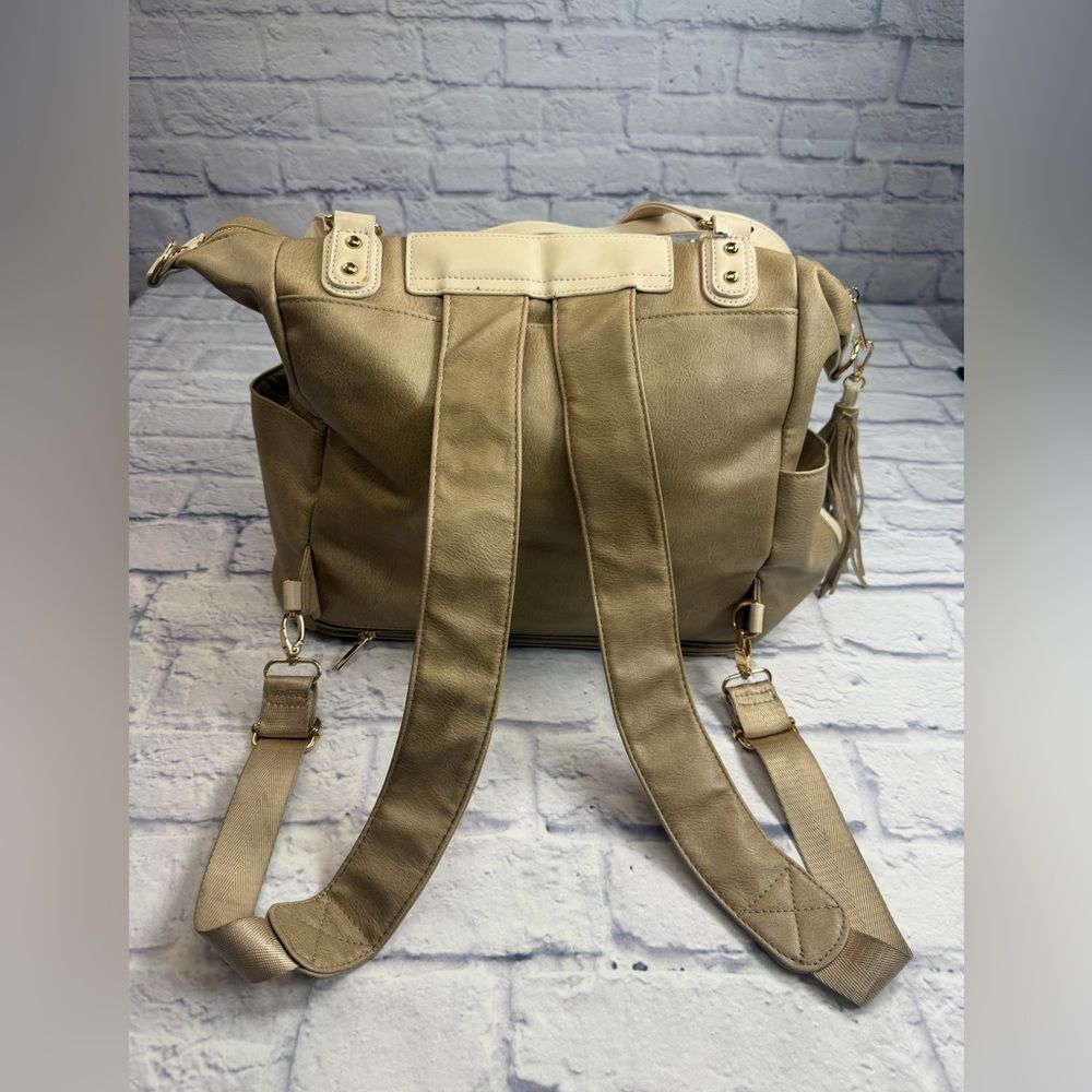 Johomviin Vegan Leather Diaper Bag- Doubling as a Travel Bag or Backpack. - Picture 3 of 15